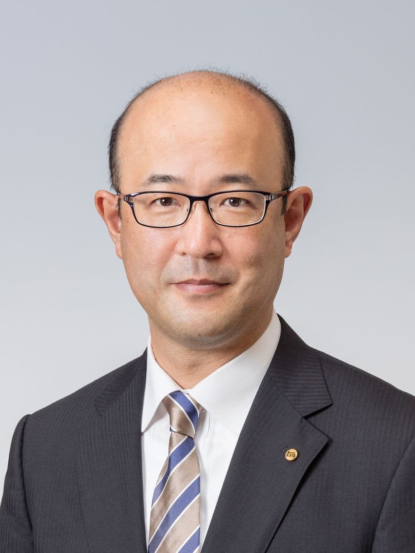 Toyota’s New Chief Turns to Efficiency as Market Crown Slips