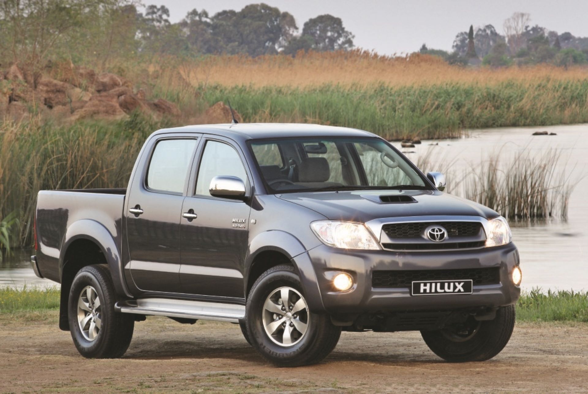 hilux-owners-unite-for-record-breaking-celebration-3