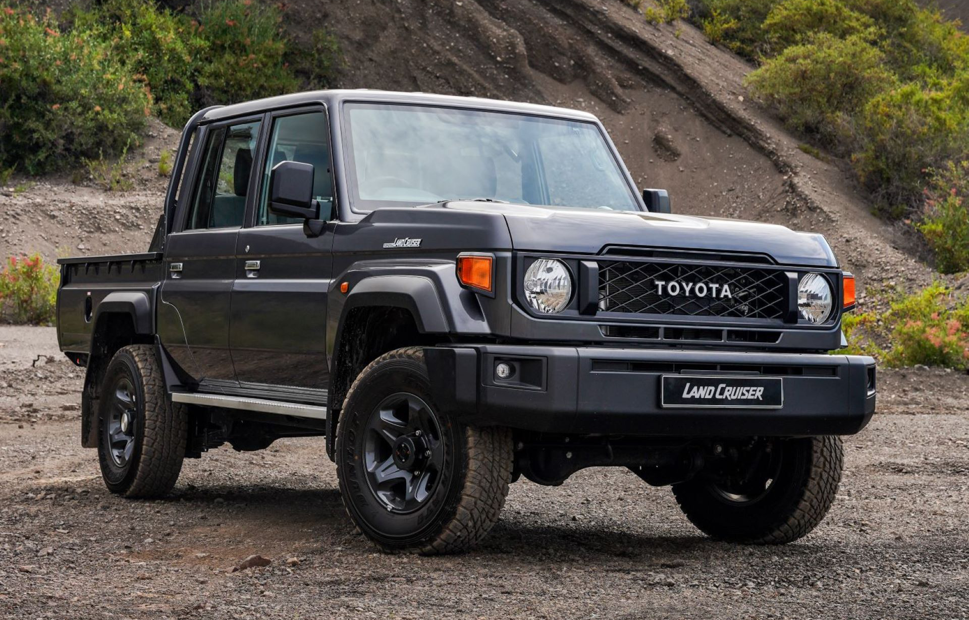 toyota-streamlines-land-cruiser-70-series-1