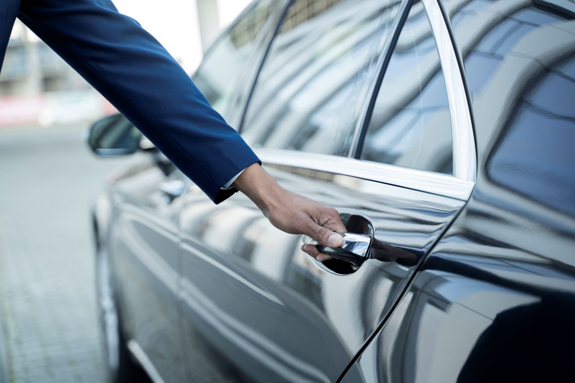china-moves-to-ban-hidden-car-door-handles-amid-safety-fears