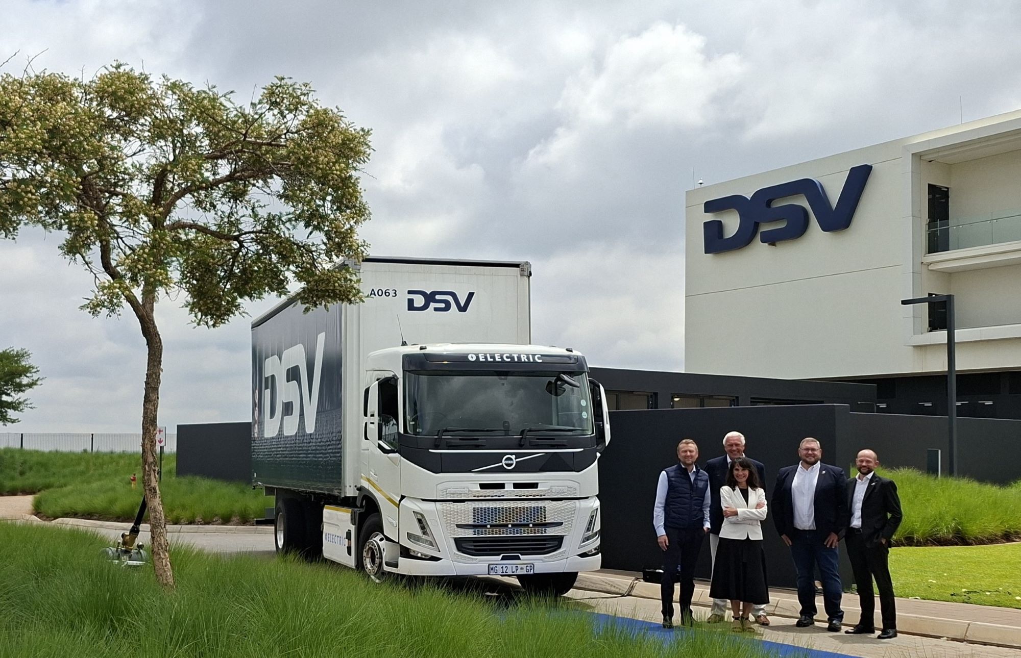 dsv-expands-its-electric-fleet-with-new-volvo-deliveries