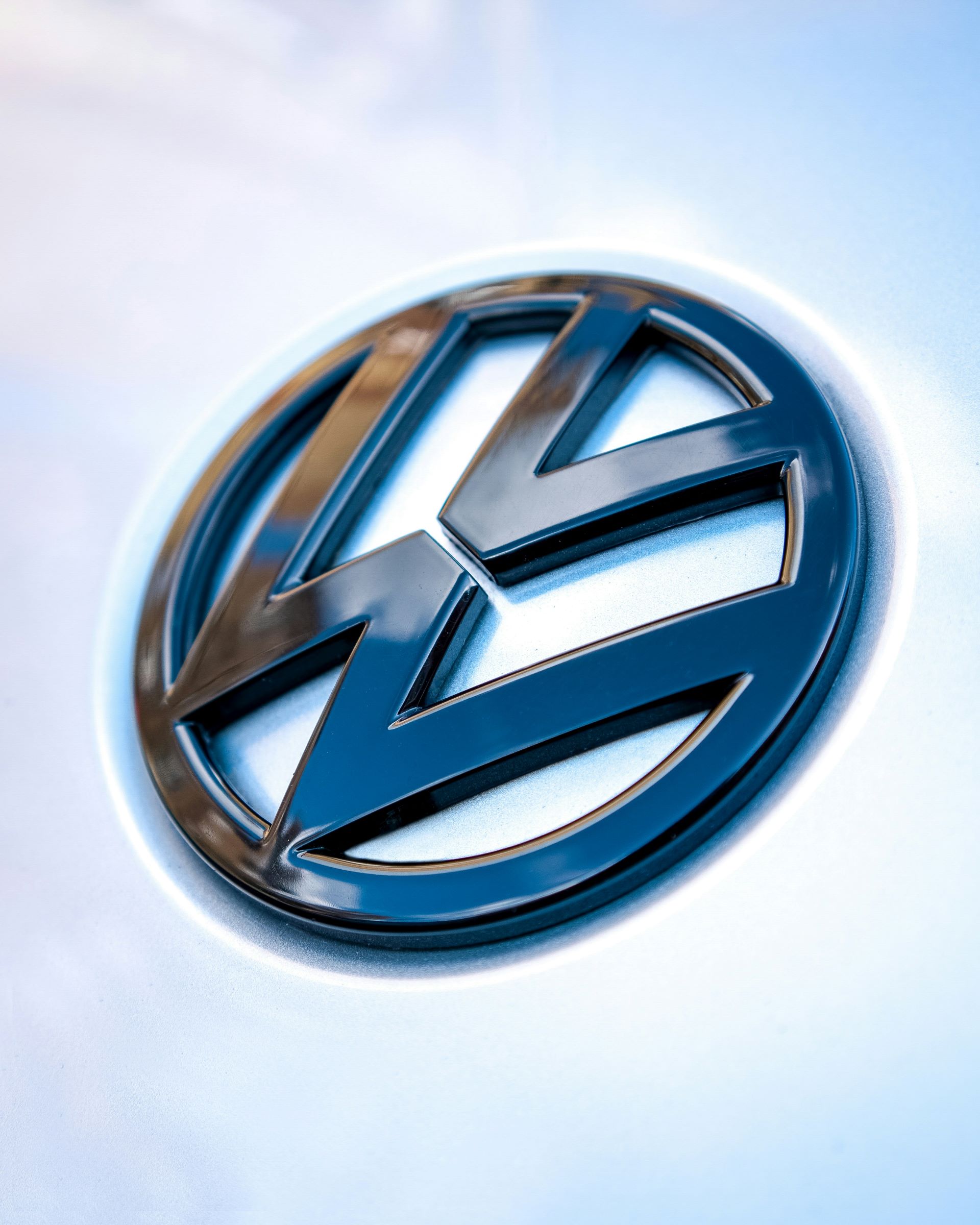 Geely Overtakes Volkswagen as China’s Car Market Shifts