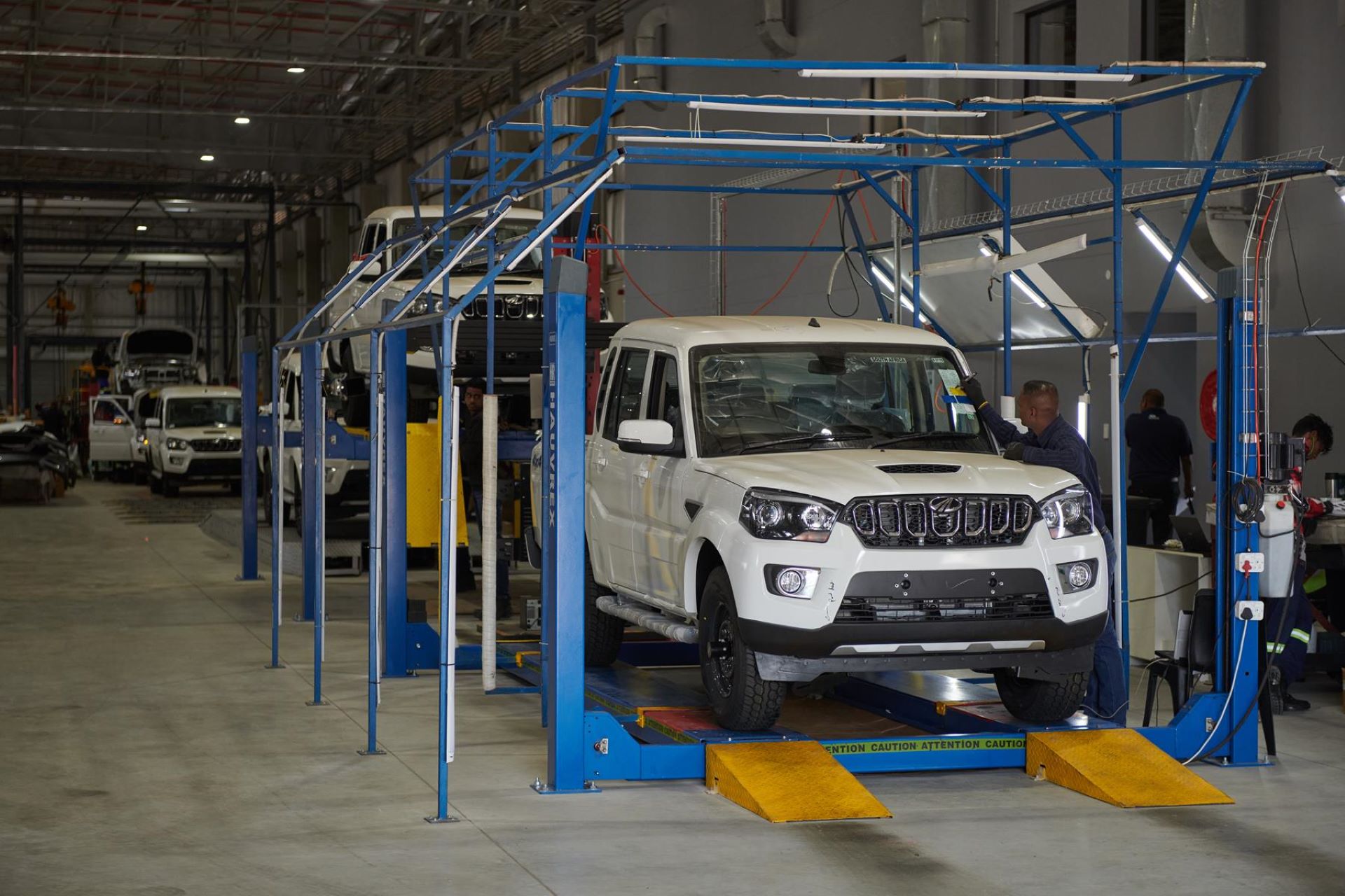 new-assembly-facility-opened-by-mahindra-in-kzn.jpg