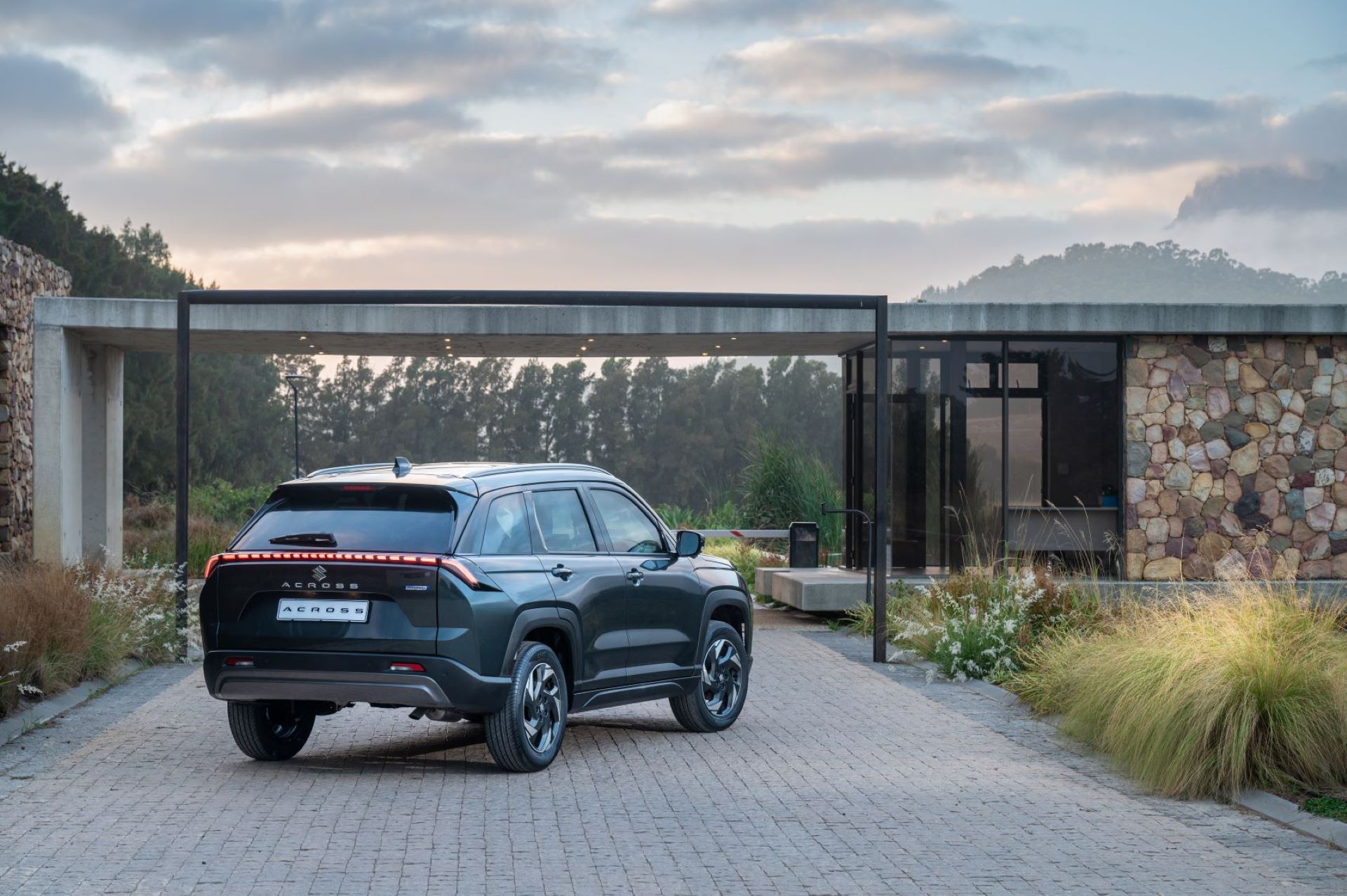 suzuki-across-a-new-chapter-in-compact-suv-design