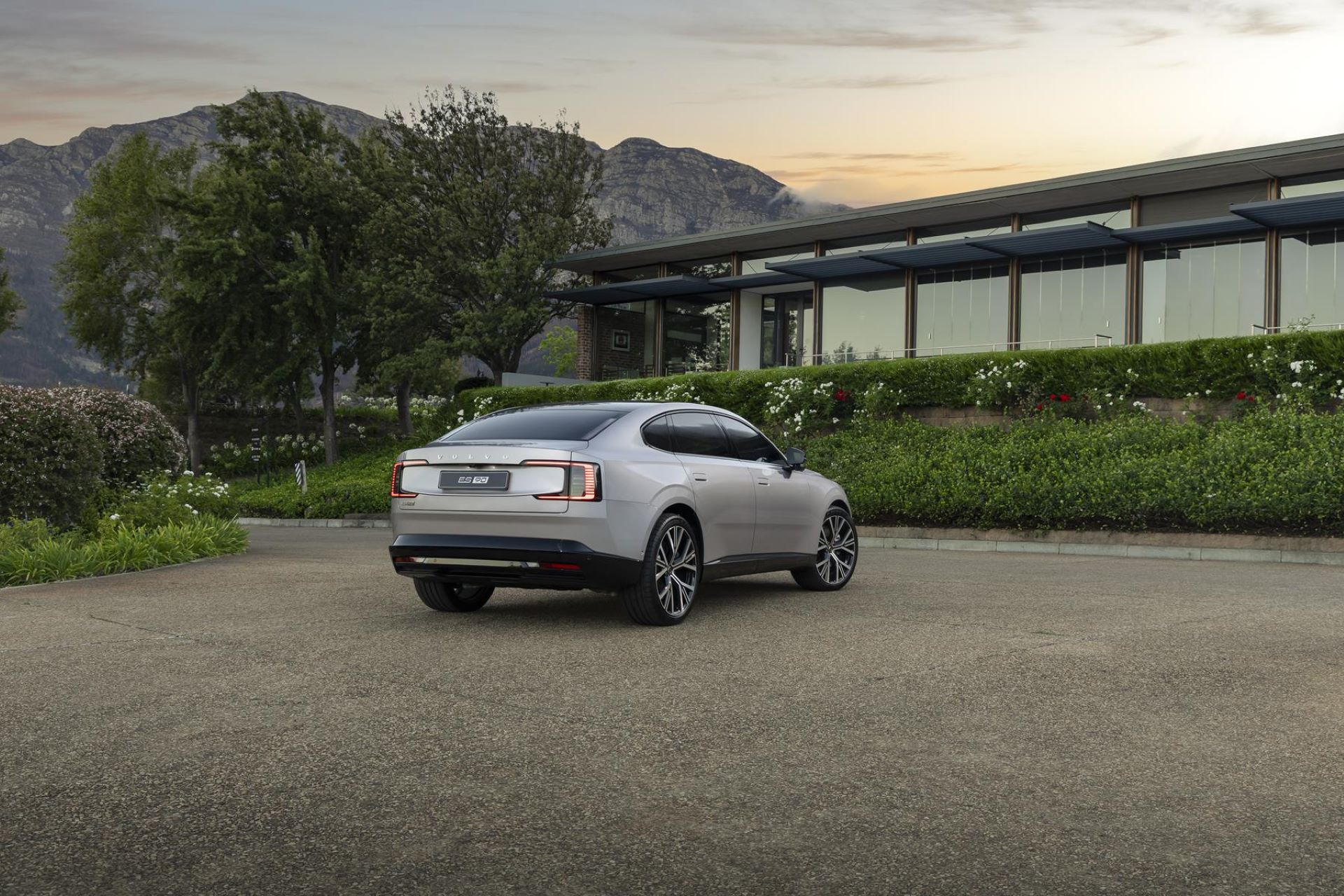 volvo-es90-launches-in-south-africa-1